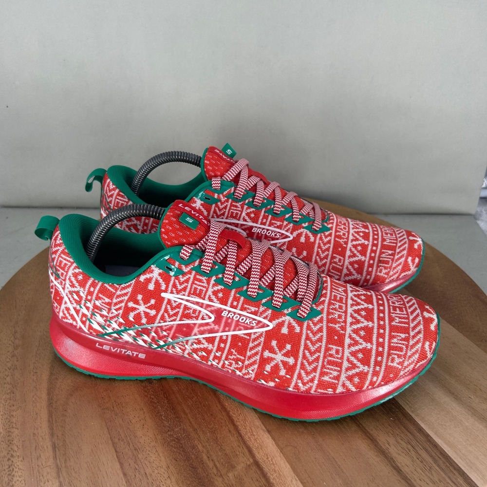 Brooks Levitate 5 Run Merry Christmas Red Green Mens Running Shoes 9.5 Cushioned